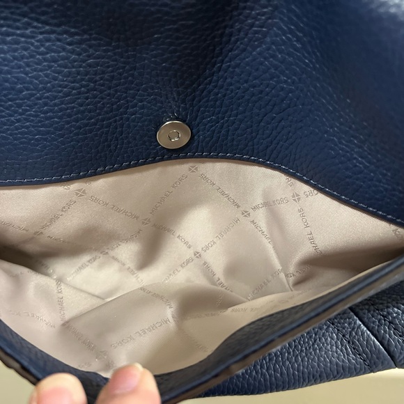 Authentic Brand New Michael Kors Purse - Picture 5 of 13